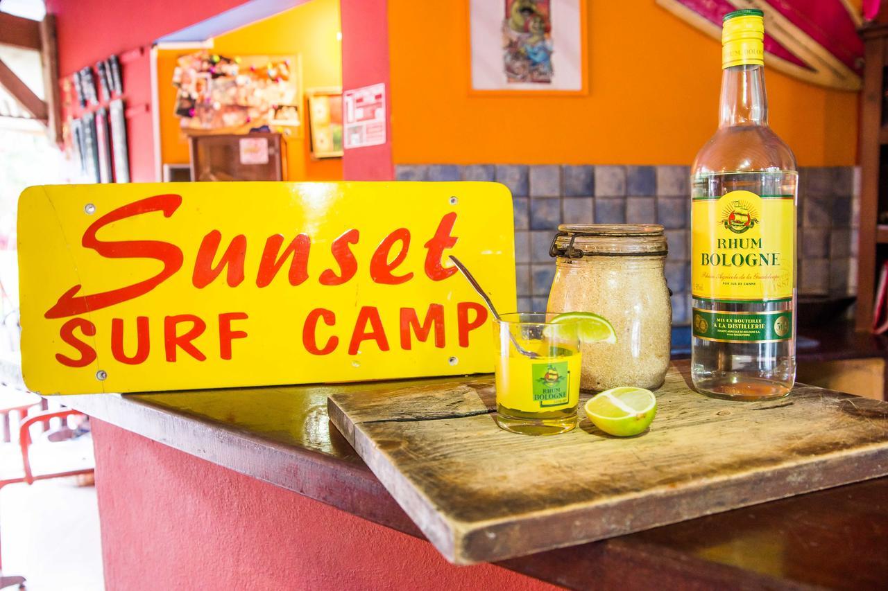 Sunset Surf Camp Vandrarhem Saint-Francois  Exteriör bild